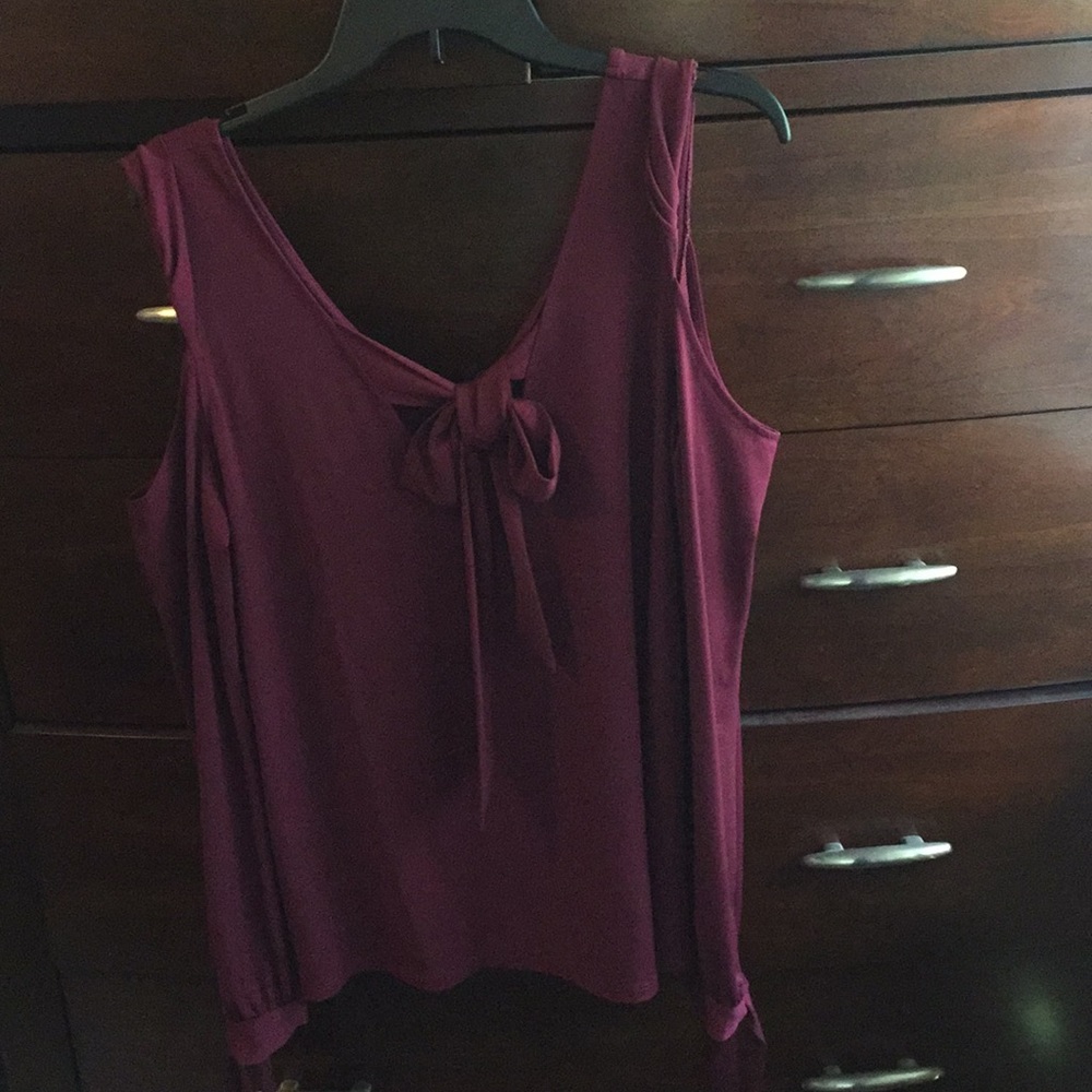 Guess long sleeve cold shoulder size L